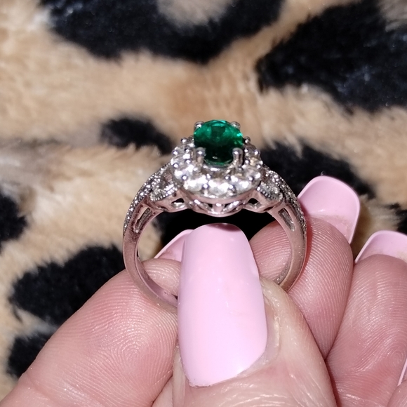 Emerald Ring - Picture 2 of 3